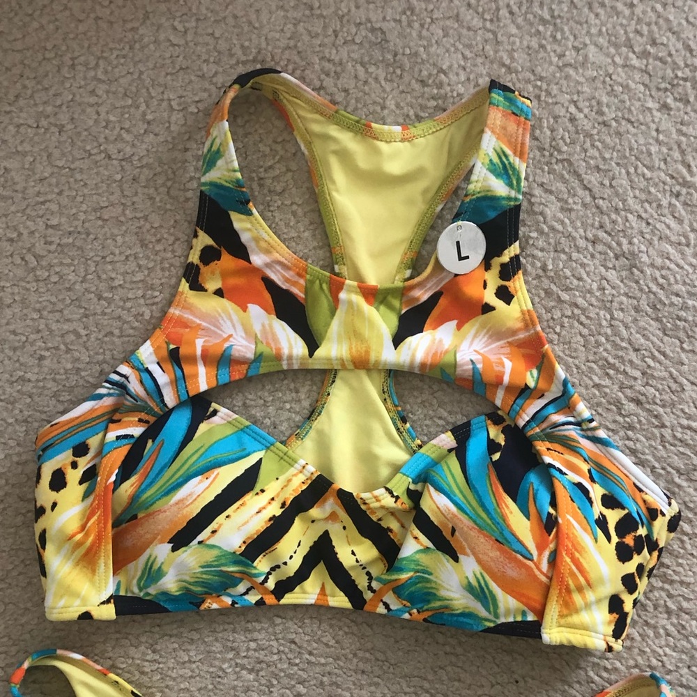 NWT Forever 21 Tropical Cutout Bikini Set - Picture 2 of 7